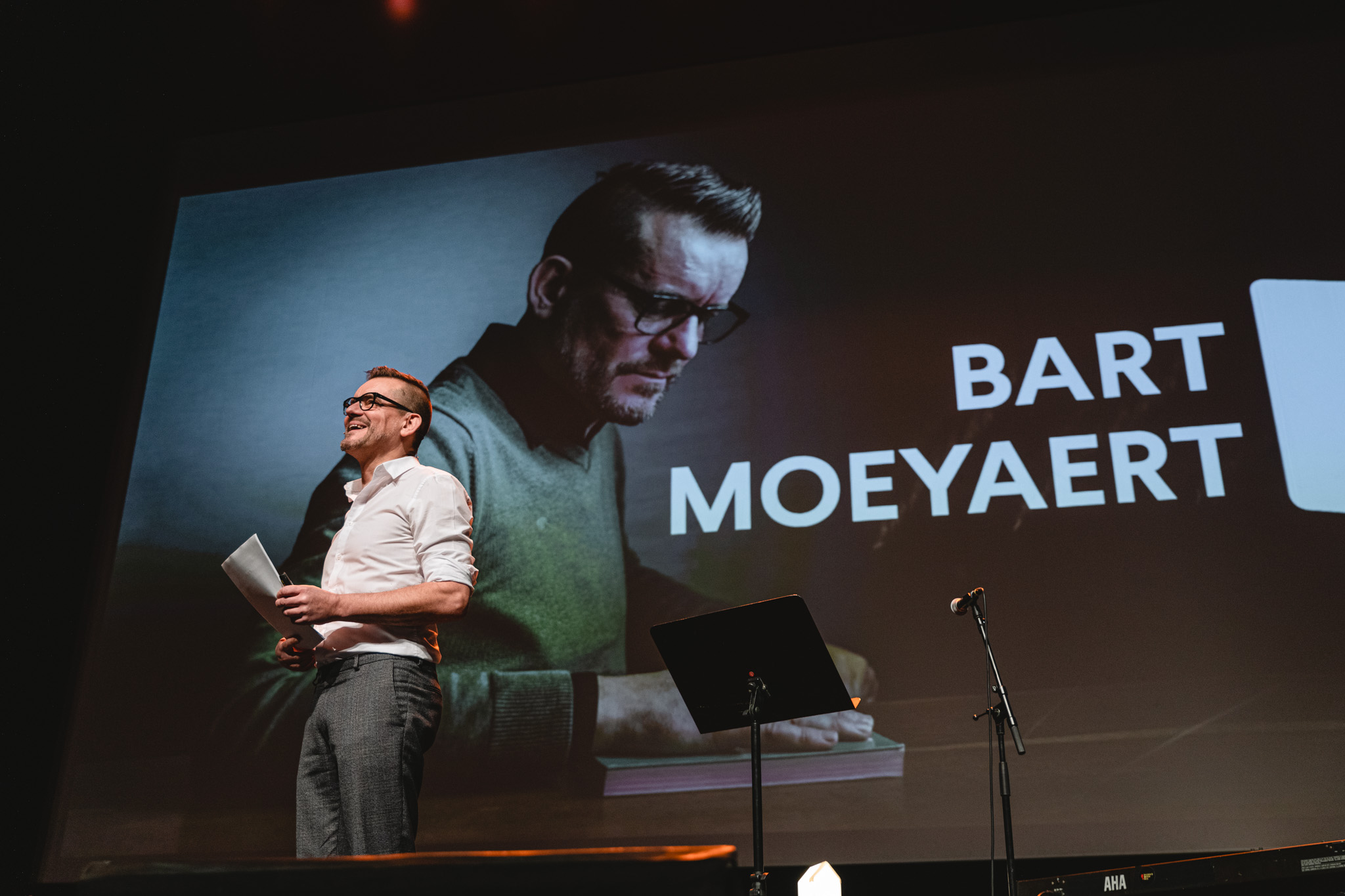 Bart Moeyaert speecht op de Iedereen Leest-conferentie