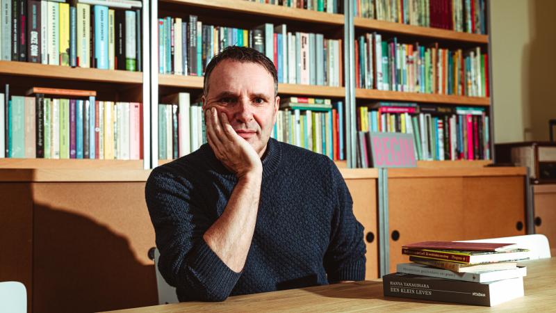 De vijf van Edward van de Vendel | Iedereen Leest