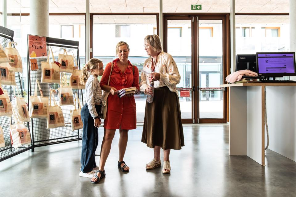 Bib Waregem - © Simon Bequoye en Iedereen Leest