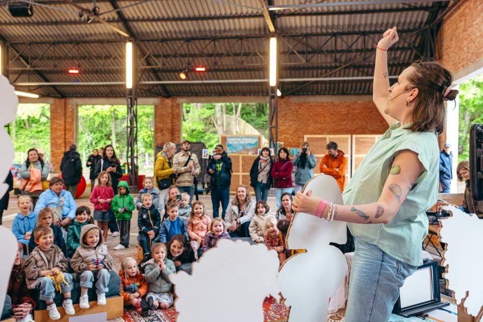 © Michiel Devijver en Iedereen Leest