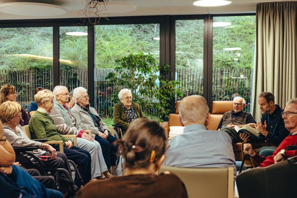 Wannes Cappelle in WZC De Zon - © Michiel Devijver en Iedereen Leest