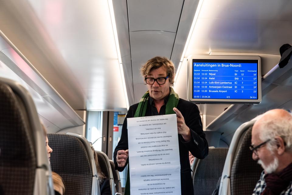 Auteurs lezen op de trein