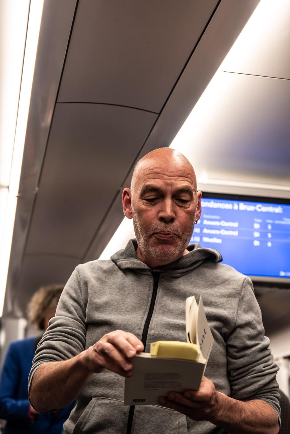 Auteurs lezen op de trein