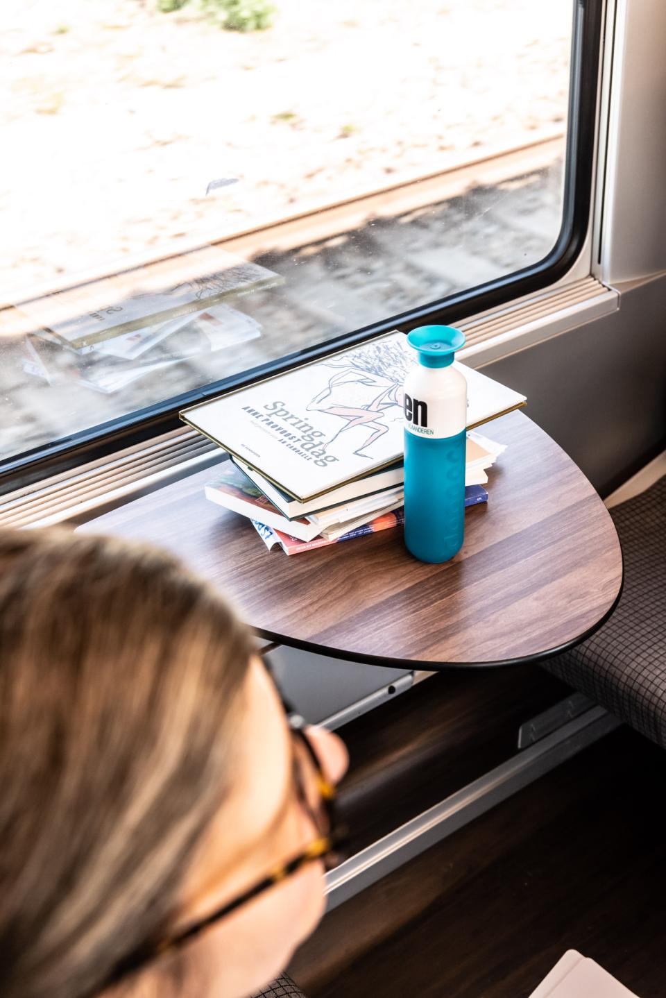 Auteurs lezen op de trein