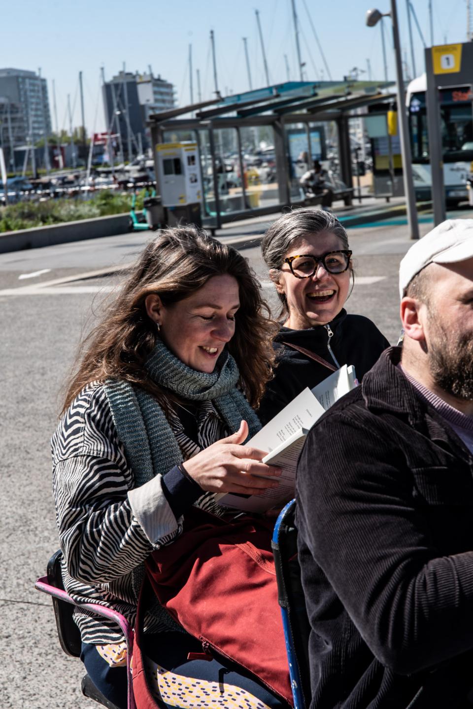 Auteurs lezen op de trein