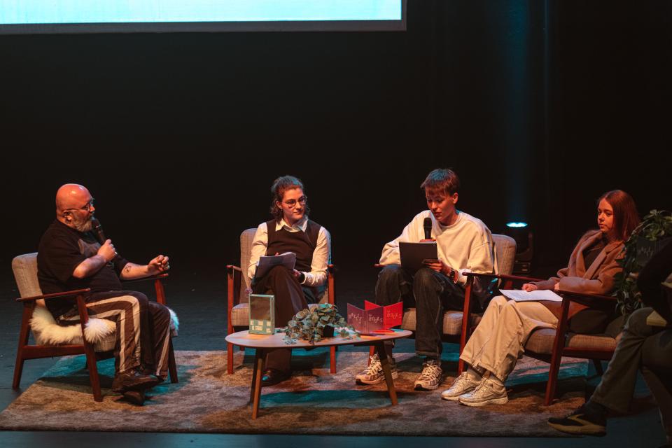 © Michiel Devijver en Iedereen Leest